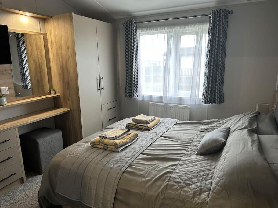 Modern Lodge With Amazing Views New Quay Εξωτερικό φωτογραφία